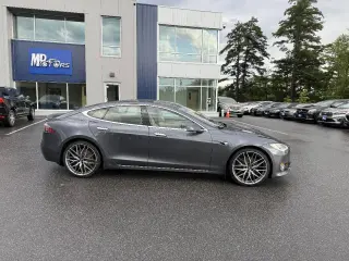 Tesla Model S 2019