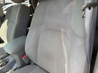 Nissan Frontier 2016 4x4 SV, cabina doble de 4 puertas, bolsa de 5 pies, pickup con transmisión manual de 6 velocidades (lanzamiento a mitad de año)