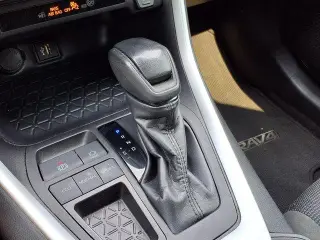 Toyota RAV4 2025 LE 4dr SUV