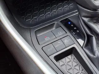 Toyota RAV4 2025 LE 4dr SUV