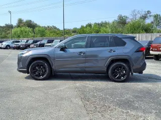 Toyota RAV4 2025 LE 4dr SUV
