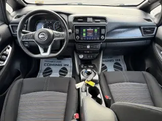Nissan LEAF 2024