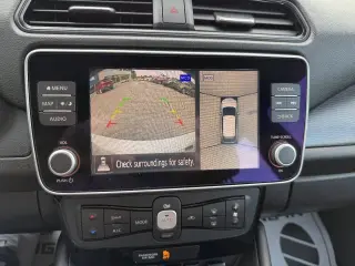Nissan LEAF 2024