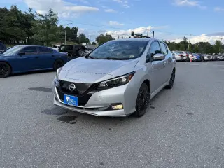 Nissan LEAF 2024