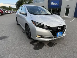 Nissan LEAF 2024