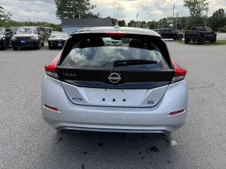 Nissan LEAF 2024