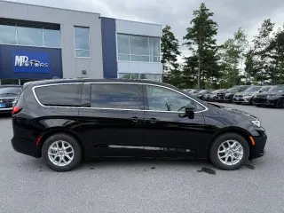 2025 Chrysler Pacifica