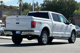 Ford F-150 2015 4x4 Lariat 4 puertas SuperCrew 1,68 m de distancia entre ejes (5,5 pies)