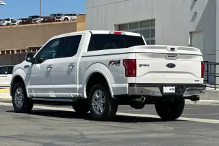 Ford F-150 2015 4x4 Lariat 4 puertas SuperCrew 1,68 m de distancia entre ejes (5,5 pies)