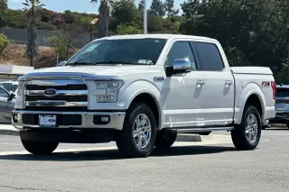 Ford F-150 2015 4x4 Lariat 4 puertas SuperCrew 1,68 m de distancia entre ejes (5,5 pies)