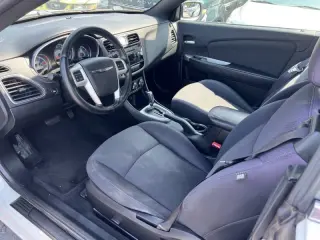 Chrysler 200 2012