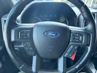Ford F-150 2017 4x4 XLT 4dr SuperCrew 5.5 ft. SB