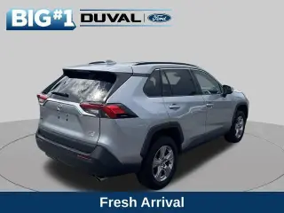 Toyota RAV4 2024 con tracción en las cuatro ruedas XLE 4dr SUV