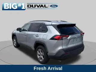Toyota RAV4 2024 con tracción en las cuatro ruedas XLE 4dr SUV