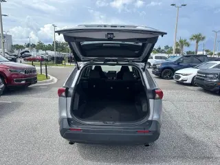 Toyota RAV4 2024 con tracción en las cuatro ruedas XLE 4dr SUV