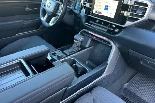 Toyota Tundra 2026 4x4 SR5 4dr CrewMax Cab Pickup SB