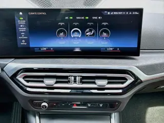 BMW 3 Serie 2024 AWD 330i xDrive 4dr Sedán