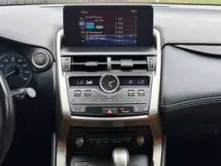Lexus NX 300 2021