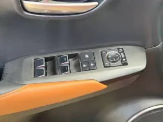 Lexus NX 300 2021