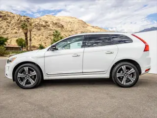 Volvo XC60 2017 AWD T6 Dinámico 4dr SUV