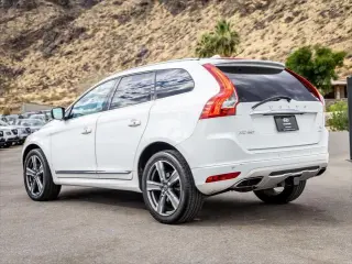Volvo XC60 2017 AWD T6 Dinámico 4dr SUV