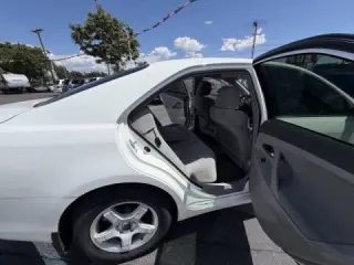 Toyota Camry Hybrid 2011