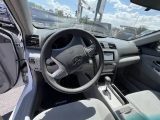 Toyota Camry Hybrid 2011