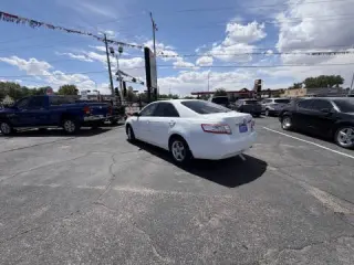 Toyota Camry Hybrid 2011