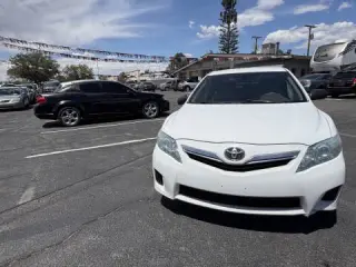 Toyota Camry Hybrid 2011
