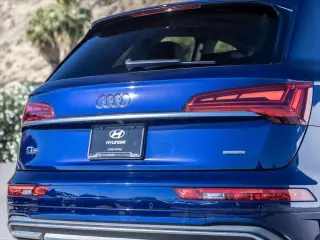 Audi Q5 2023 AWD quattro Premium 40 TFSI 4dr SUV