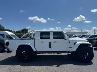 Jeep Gladiator 2022 4x4 Overland 4dr Crew Cab 5.0 ft. SB