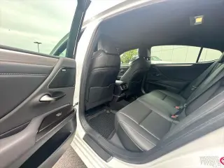 Lexus ES 350 2019 F SPORT 4dr Sedán