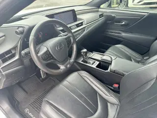 Lexus ES 350 2019 F SPORT 4dr Sedán