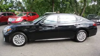 Infiniti Q70L 2015