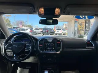 Chrysler 300 2019