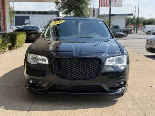 Chrysler 300 2019