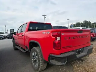 Chevrolet Silverado 2500HD 2022 4x4 Custom 4dr Crew Cab SB