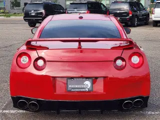 Nissan GT-R 2012
