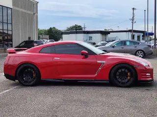 Nissan GT-R 2012