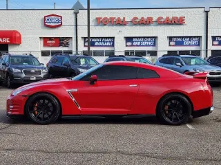 Nissan GT-R 2012