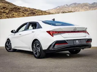 Hyundai ELANTRA Hybrid 2026 Limited 4dr Sedán