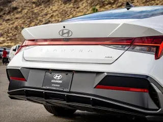 Hyundai ELANTRA Hybrid 2026 Limited 4dr Sedán