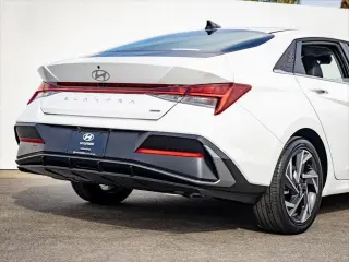 Hyundai ELANTRA Hybrid 2026 Limited 4dr Sedán