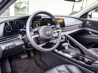 Hyundai ELANTRA Hybrid 2026 Limited 4dr Sedán