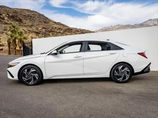 Hyundai ELANTRA Hybrid 2026 Limited 4dr Sedán