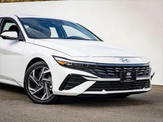 Hyundai ELANTRA Hybrid 2026 Limited 4dr Sedán