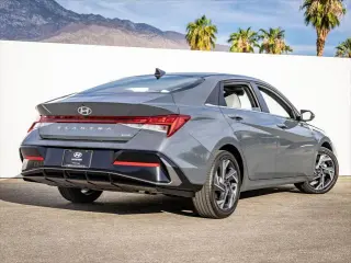 Hyundai ELANTRA Híbrido 2025 Limited 4dr Sedán