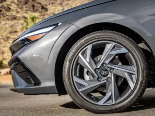 Hyundai ELANTRA Híbrido 2025 Limited 4dr Sedán