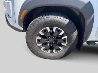 Nissan Frontier 2023 4x4 PRO-4X 4dr Crew Cab 5 ft. SB