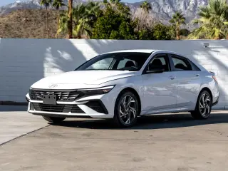 Hyundai ELANTRA 2025 SEL Sport 4dr Sedán